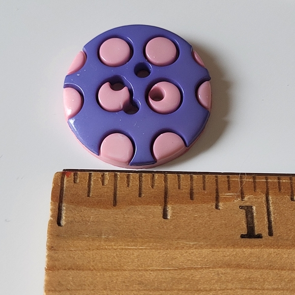 Vintage Lot of Plastic Round Polka Dot Pastel Four Hole Sewing Buttons ~ 4pcs - Picture 13 of 13